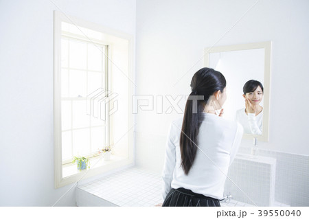 ビューティーイメージ・若い女性 39550040