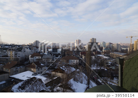 Winter in the city. 39550114