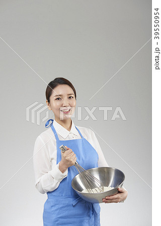 若い女性 韓国人 料理 39550954