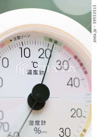 湿度計 (観測 目盛 温度計 計測 測定 気温 小物 雑貨 ライフスタイル 快適 クローズアップ) 湿度計 (観測 目盛 温度計 計測 測定 気温 小物 雑貨 ライフスタイル 快適 クローズアップ) 39553515