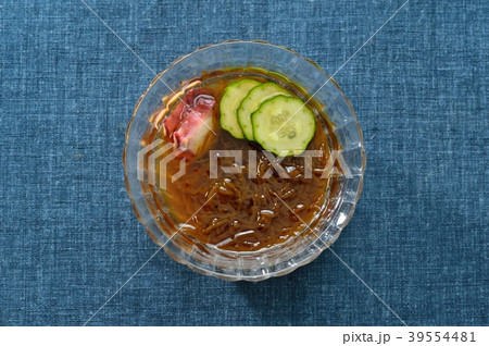 もずく（もずく酢／モズク／モズク酢）、沖縄県産の生もずくを使用のもずく酢。 39554481