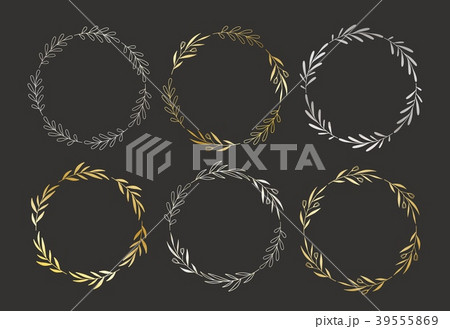 Set of golden and silver hand drawn vector round 39555869