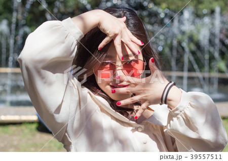 若い 若 女性 39557511