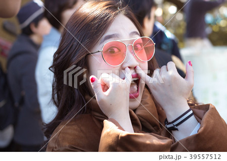 若い 若 女性 39557512