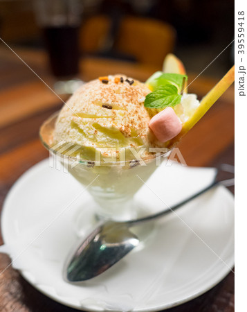 アイスクリーム アイス ダイニングテーブル 39559418