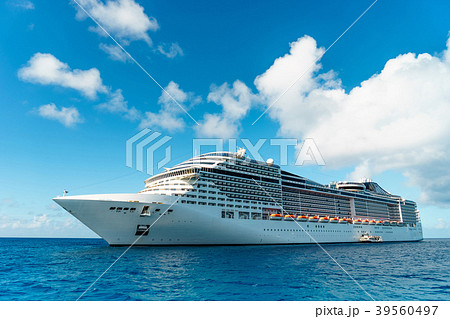 Cruise ship in crystal blue water 39560497