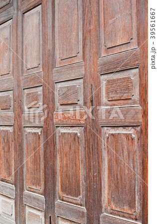 The external wood window and wall wood house The external wood window and wall wood house 39561667