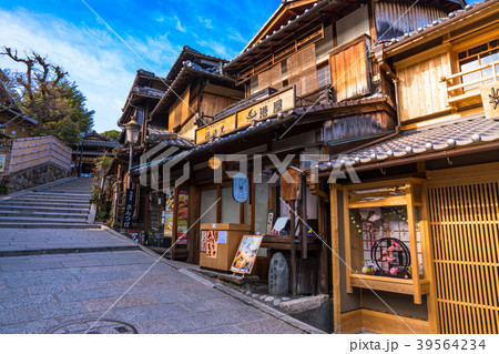 《京都府》二年坂・早朝 39564234