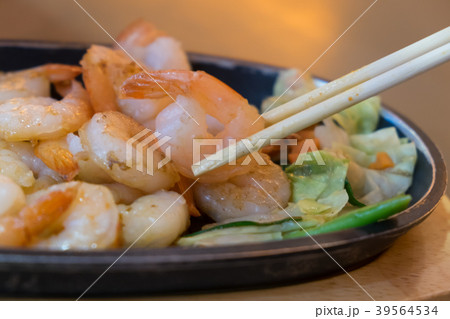 Grilled shrimp on hot pan, Teppanyaki. Grilled shrimp on hot pan, Teppanyaki. 39564534
