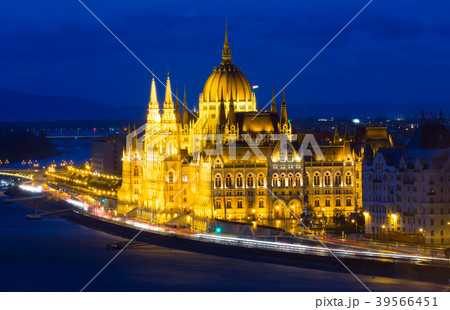 Illuminated Hungary parliament Illuminated Hungary parliament 39566451
