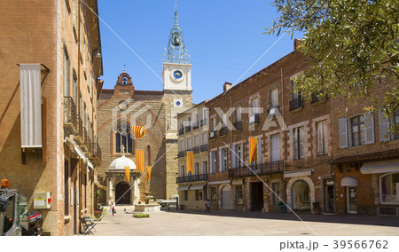 Image of stone gothic church in Perpignan 39566762
