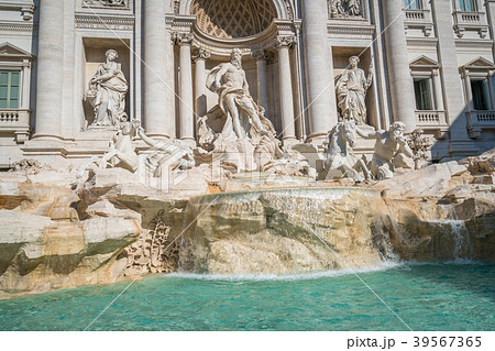 Trevi Fountain in Rome , Italy 39567365