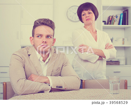 woman tries to persuade man woman tries to persuade man 39568529
