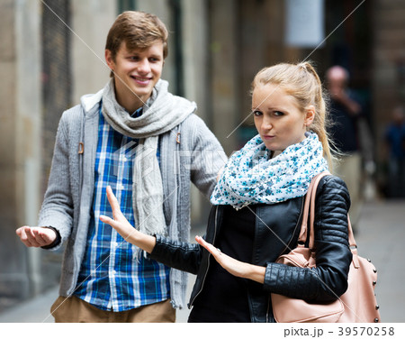 Couple met on the street Couple met on the street 39570258