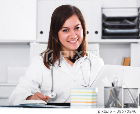 Doctor ready for clients Doctor ready for clients 39570546