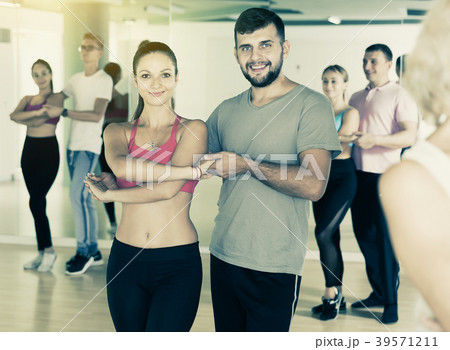 Sports dancing pair dance tango together 39571211