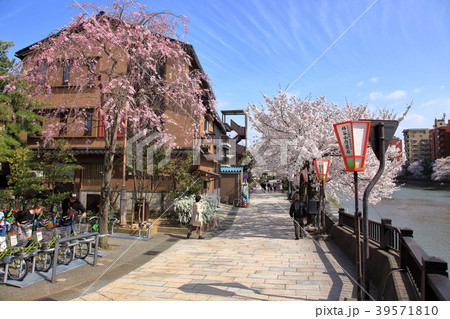 ひがし茶屋町　　浅野川大橋より眺望 39571810