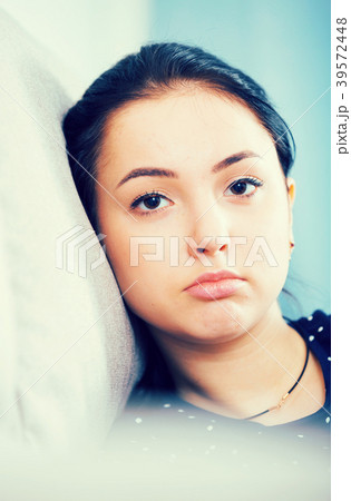 Young disappointed girl 39572448