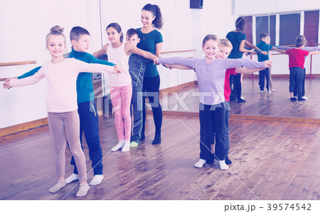 Little boys and girls dancing pair dance Little boys and girls dancing pair dance 39574542