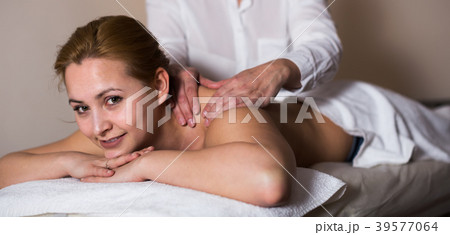 Woman taking massage in salon 39577064