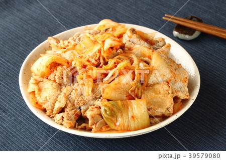 キムチと豚肉の炒め物 39579080