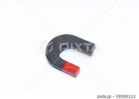 U字磁石 / 白背景 U字磁石 / 白背景 39580113