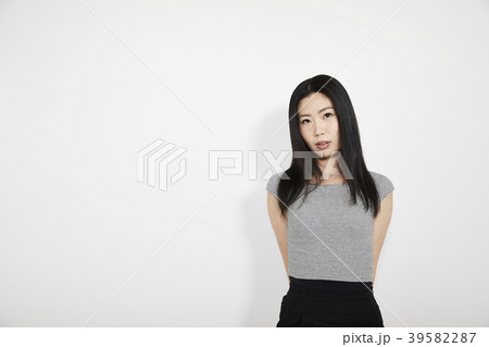 女性　ポートレート 39582287