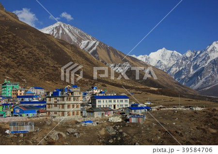 Hotels in Kyanjin Gumba, Nepal. Tserko Ri. 39584706