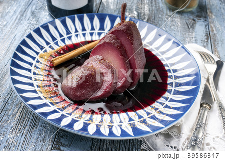 Poarched Pear in Bowl 39586347