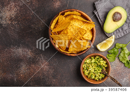 Mexican food concept. Nachos - yellow corn totopos 39587406