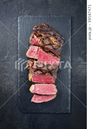 Barbecue Wagyu Entrecote sliced  39587471