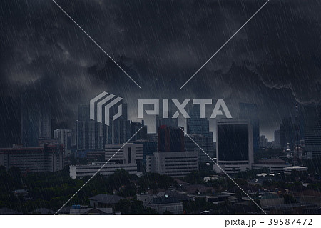 Dark rain cloud with lightning storm Dark rain cloud with lightning storm 39587472