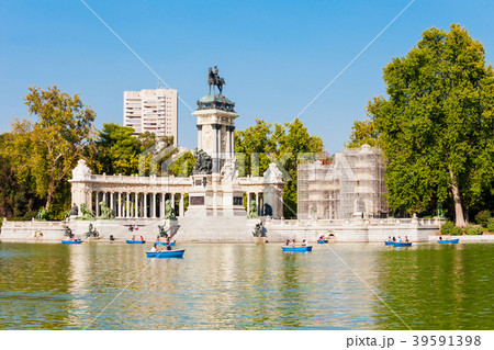 The Buen Retiro Park in Madrid, Spain The Buen Retiro Park in Madrid, Spain 39591398