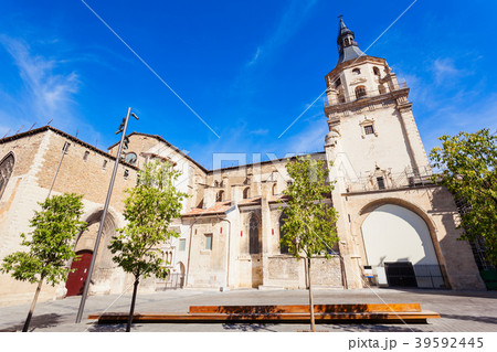 Santa Maria de Vitoria Cathedral 39592445