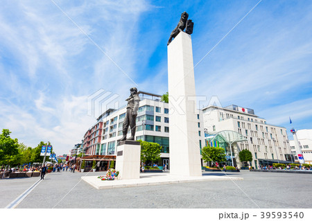 Milan Rastislav Stefanik Monument 39593540