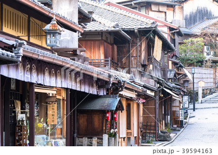 《京都府》二年坂・早朝 39594163