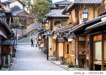 《京都府》二年坂・早朝 39594166