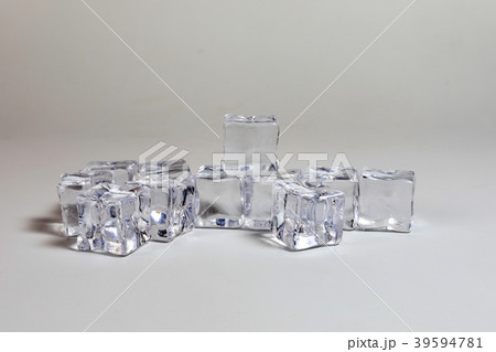 Dry ice cube Dry ice cube 39594781