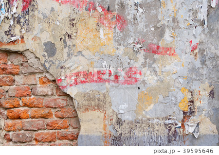 Old bick wall 39595646