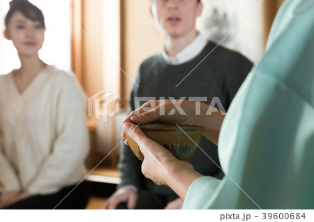 茶道体験をする観光客 39600684