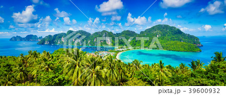 Panorama of tropical islands 39600932
