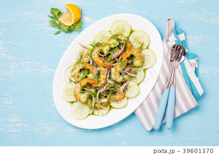 MEXICAN CUISINE. Aguachile de camaron. Prawns 39601370