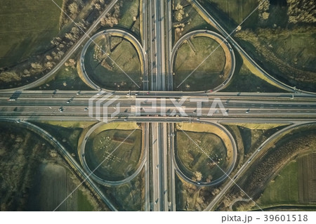 Freeway cloverleaf interchange Freeway cloverleaf interchange 39601518