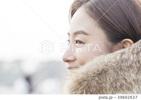 旅行 若い女性 冬 39602637