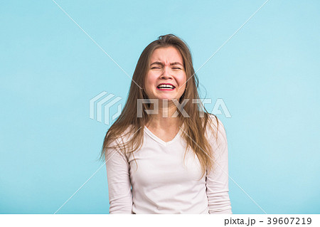 A sad beautiful woman crying A sad beautiful woman crying 39607219