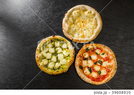 ホームメイドピザ Italian home-made pizza ホームメイドピザ Italian home-made pizza 39608910