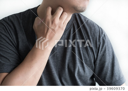 itchy  arms scratching  Healthcare And Medicine  39609370