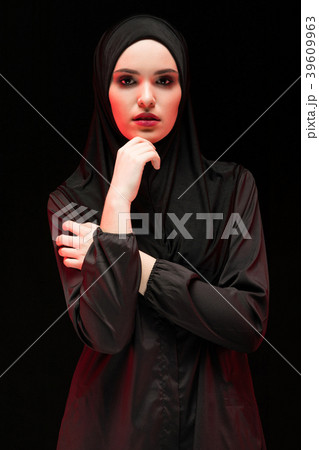 Beautiful young muslim woman wearing black hijab 39609963