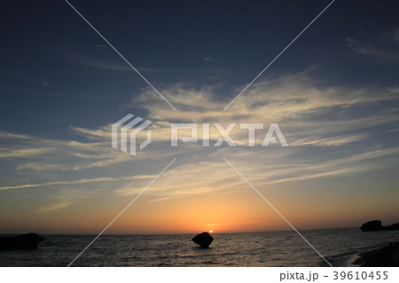 渡具知ビーチの夕暮れ 渡具知ビーチの夕暮れ 39610455