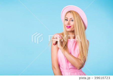 beauty fashion summer portrait of blonde woman beauty fashion summer portrait of blonde woman 39610723